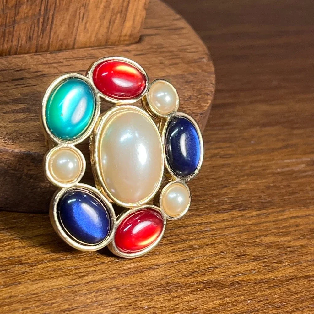 Vtg Avon Multi Color Cabochon Faux Pearl Gold Tone Cluster Brooch Pin